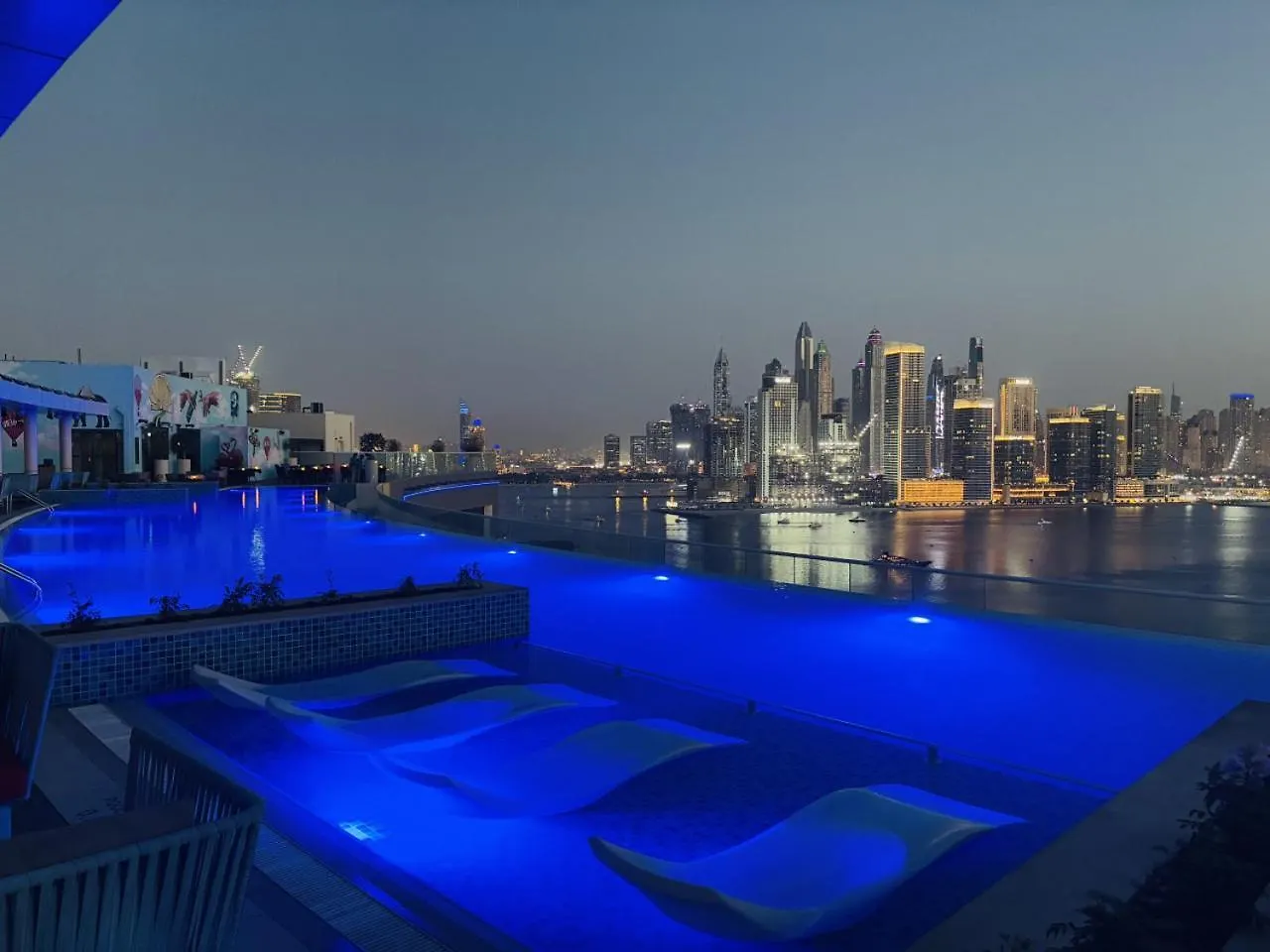 Seven Palm Apartment With Private Beach Access And Infinity Pool Dubaj