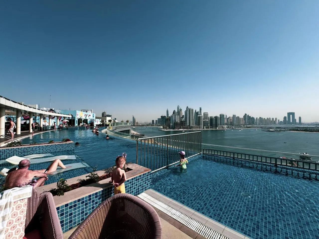 Seven Palm Apartment With Private Beach Access And Infinity Pool Dubaj