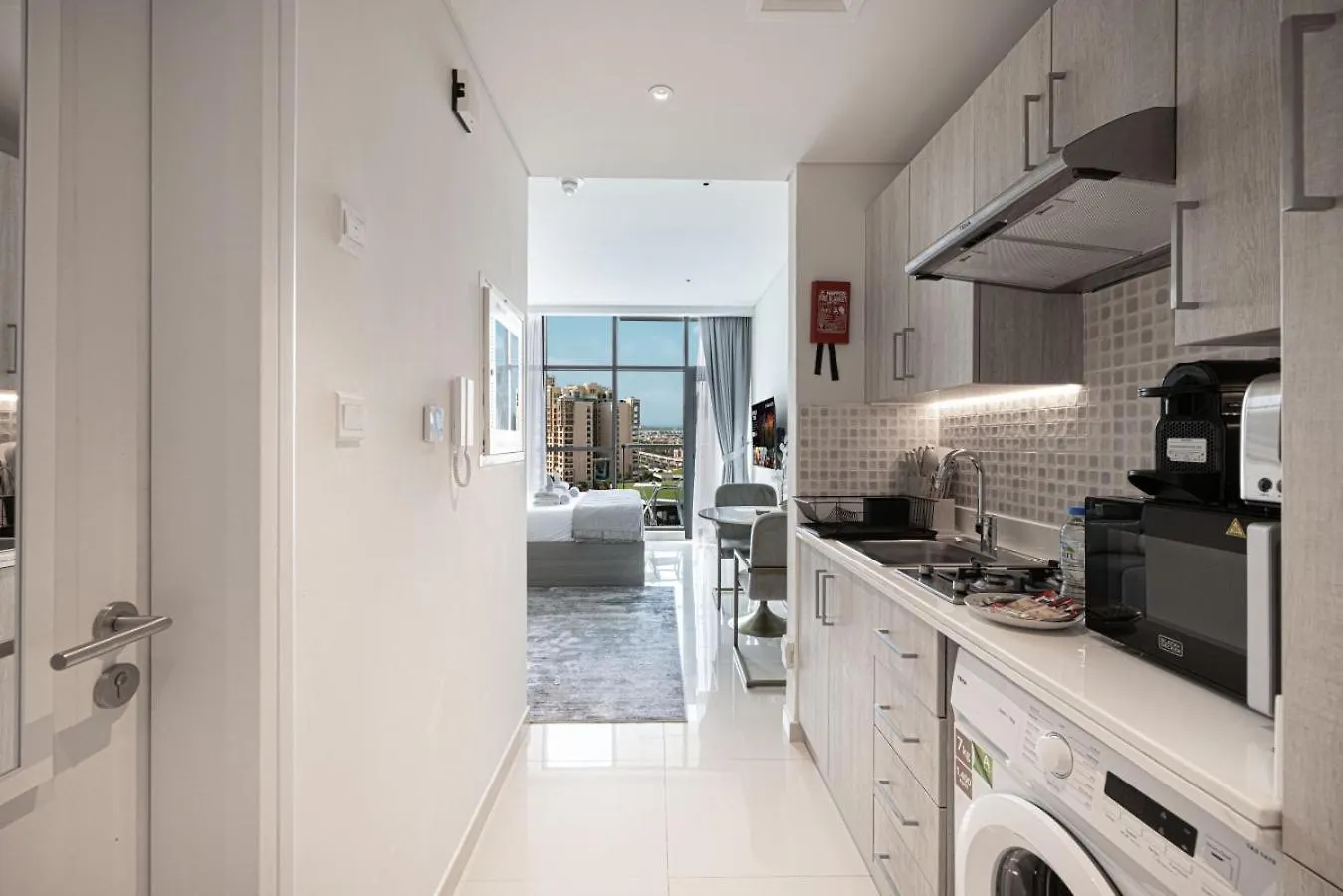 Seven Palm Apartment With Private Beach Access And Infinity Pool Dubai